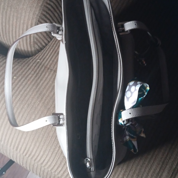 MICHAEL MICHAEL KORS EUC GRAY SAFFIANO LEATHER TOTE BAG - Picture 9 of 15